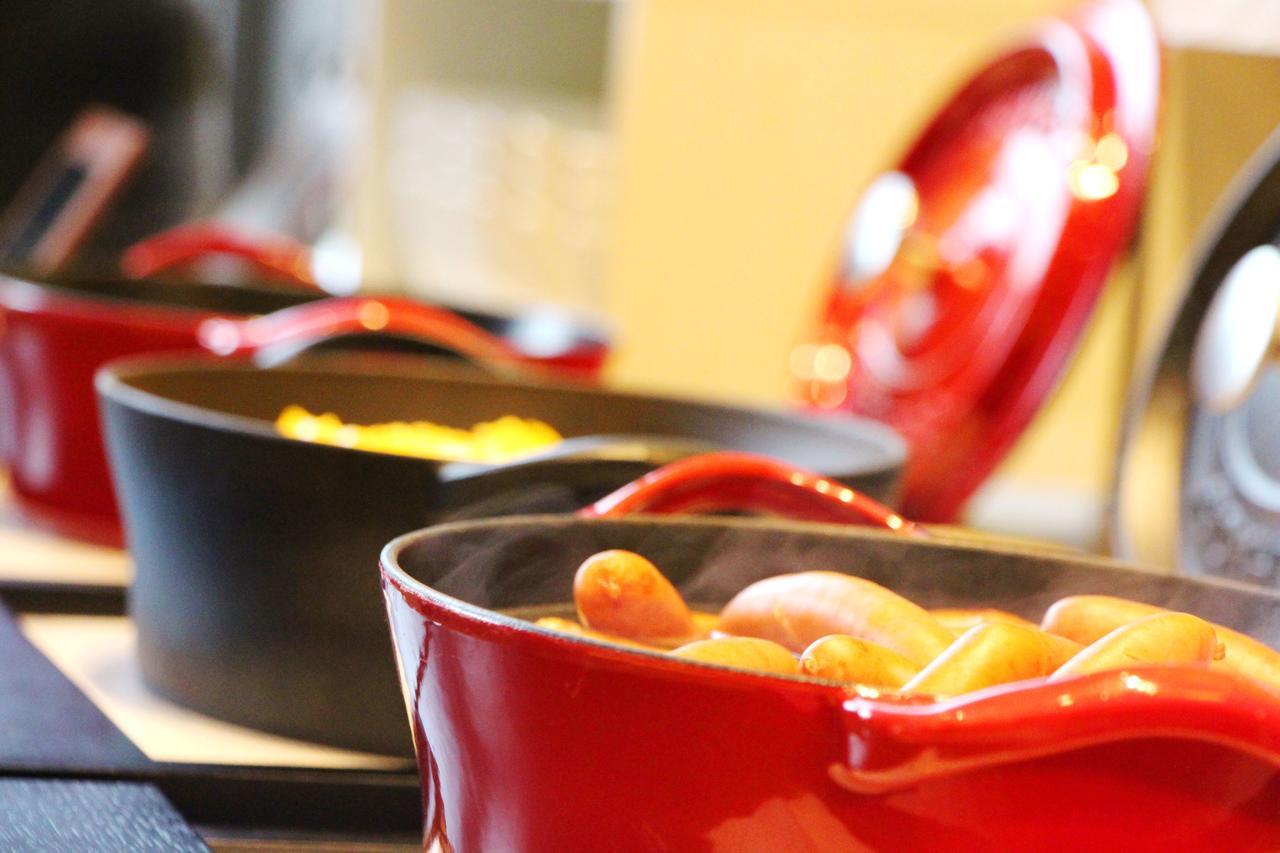 Omo7 Asahikawa By Hoshino Resorts Exteriör bild A Le Creuset cast iron casserole