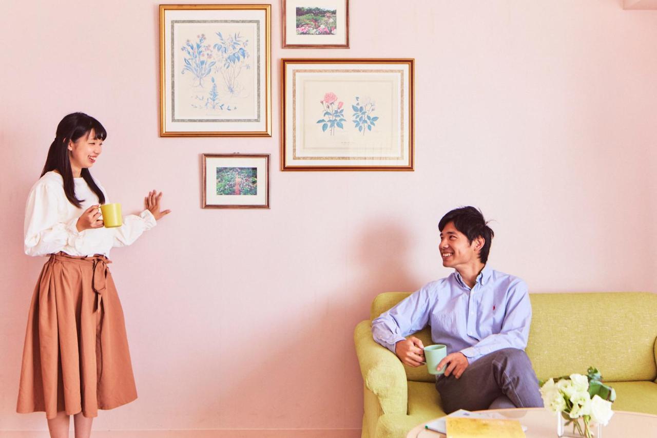 Omo7 Asahikawa By Hoshino Resorts Exteriör bild A couple in a living room
